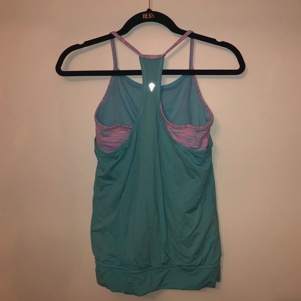 Ivivva patterned athletic top